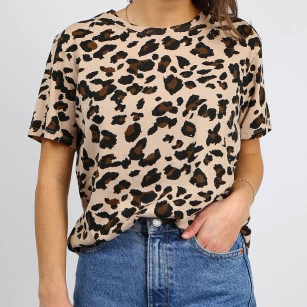 NWOT Brunette The Label The "LEOPARD" Classic Crew Neck Tee